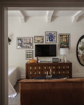 faire-disparaitre-sa-tv-sans-en-changer-galerie-tableau-mobilier-ancien faire-disparaitre-sa-tv-sans-en-changer-galerie-tableau-mobilier-ancien