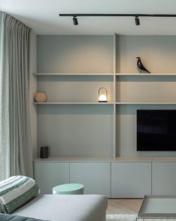 faire-disparaitre-sa-tv-sans-en-changer-mur-couleur-bleu-ciel faire-disparaitre-sa-tv-sans-en-changer-mur-couleur-bleu-ciel